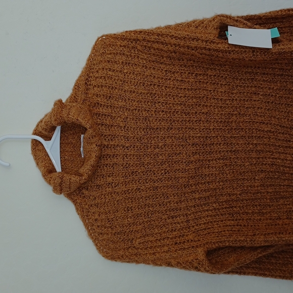 Abound Turtleneck - Picture 4 of 14